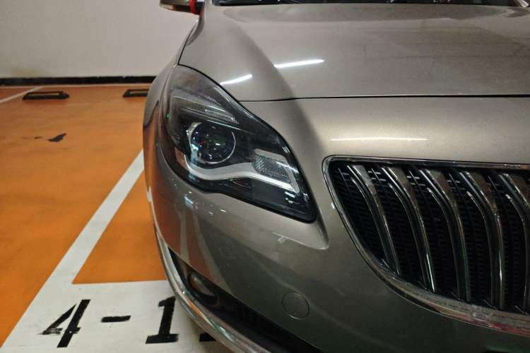 Used Buick Regal 2015 1.6T Leading Technology Model Right Front Headlight