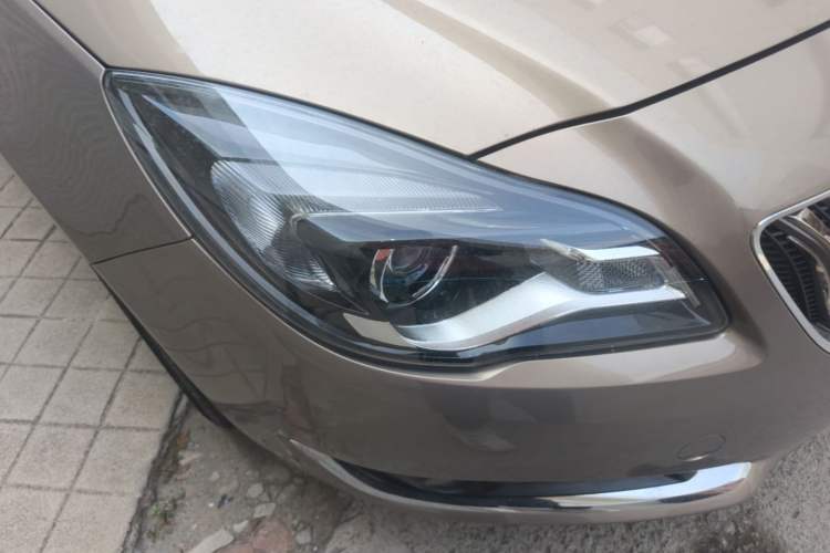 Used Buick Regal 2015 2.0L Leading Fashion Edition Right Front Headlight