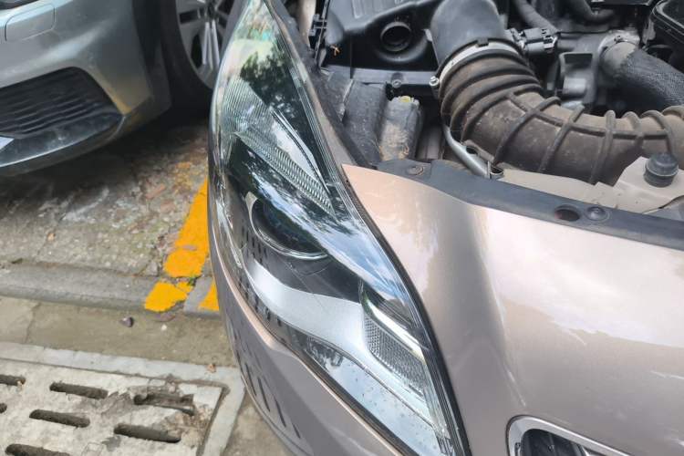 Used Buick Regal 2015 2.0L Leading Fashion Edition Right Front Headlight