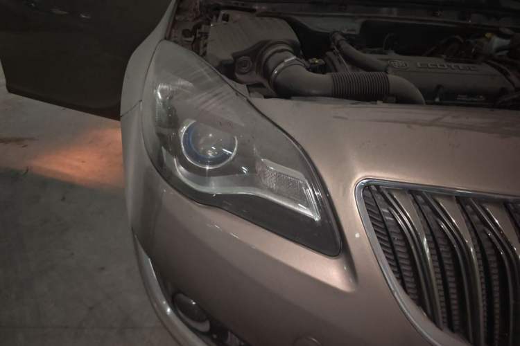Used Buick Regal 2015 1.6T Elite Tech Model Right Front Headlight