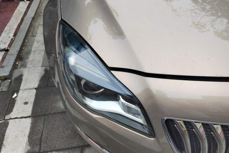 Used Buick Regal 2015 1.6T Leading Technology Model Right Front Headlight