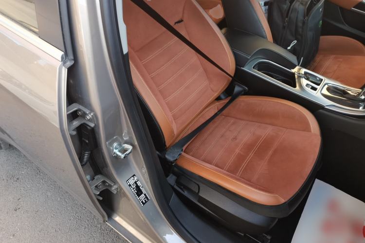Used Buick Regal 2015 1.6T Elite Tech Model Right Front Seat