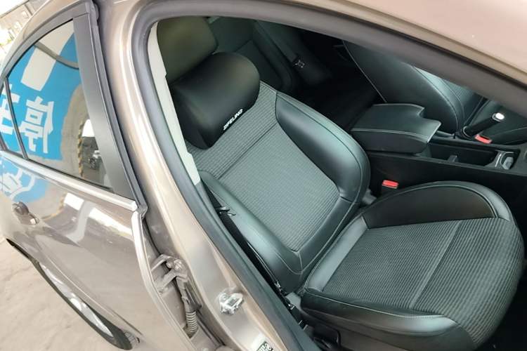 Used Buick Regal 2015 1.6T Leading Technology Model Right Front Seat
