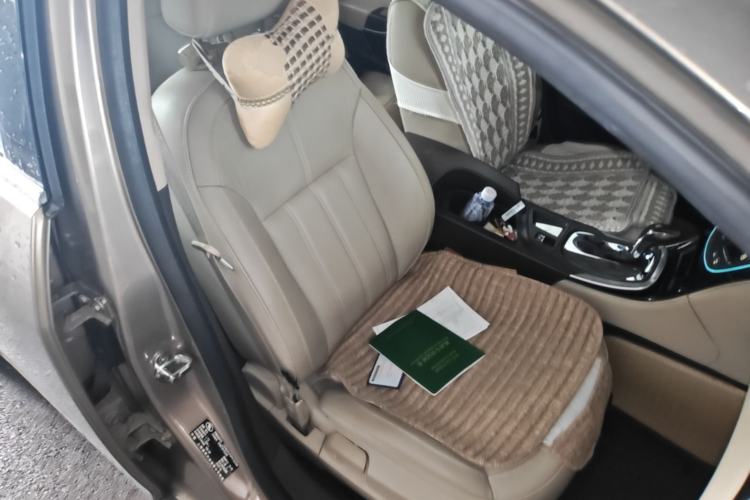 Used Buick Regal 2015 2.0L Elite Fashion Edition Right Front Seat