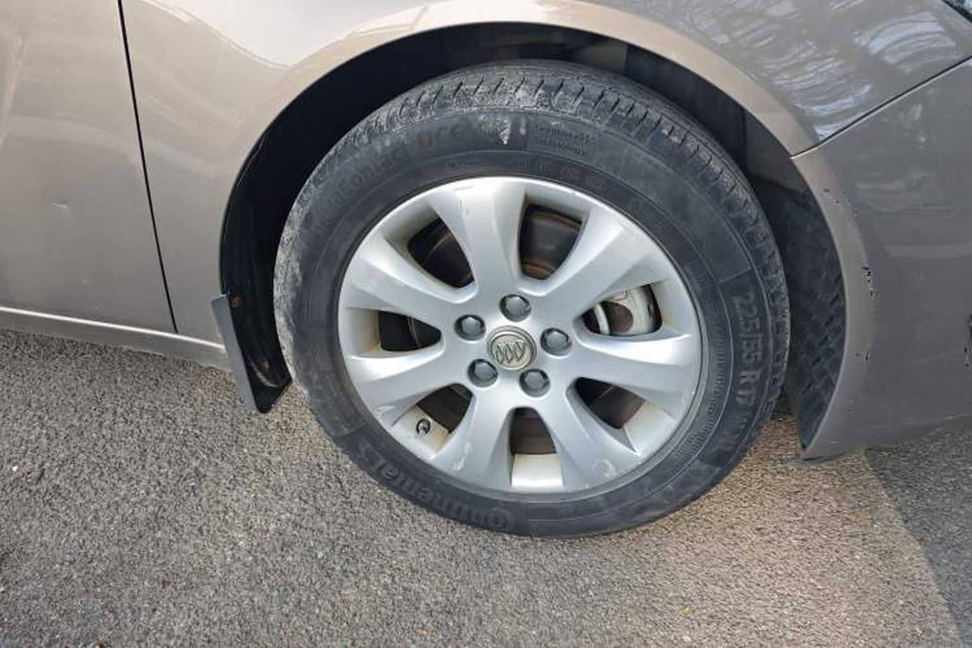 Used Buick Regal 2015 1.6T Leading Technology Model Right Front Wheel Hub