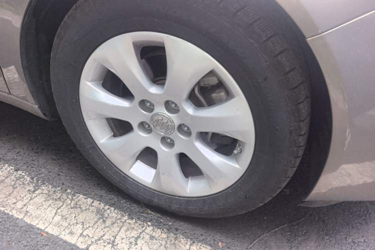 Used Buick Regal 2015 1.6T Leading Technology Model Right Front Wheel Hub