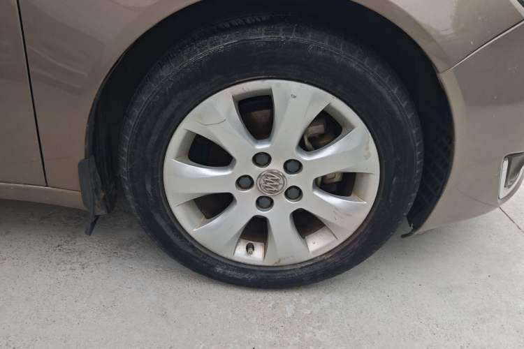 Used Buick Regal 2015 2.0L Elite Fashion Edition Right Front Wheel Hub