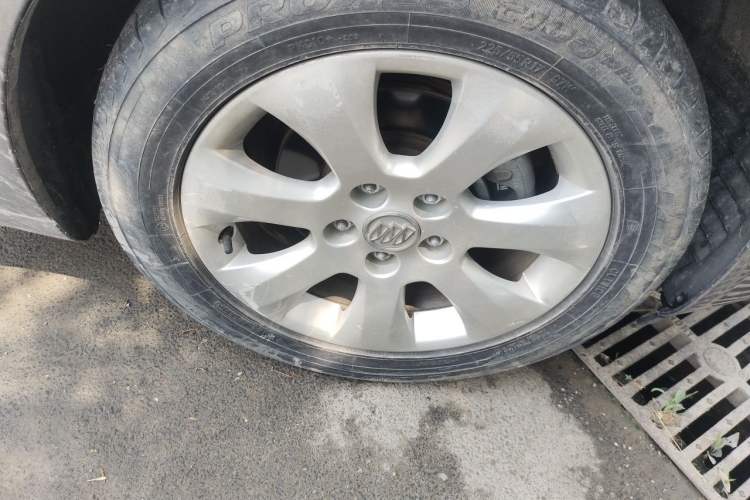 Used Buick Regal 2015 2.0L Leading Fashion Edition Right Front Wheel Hub