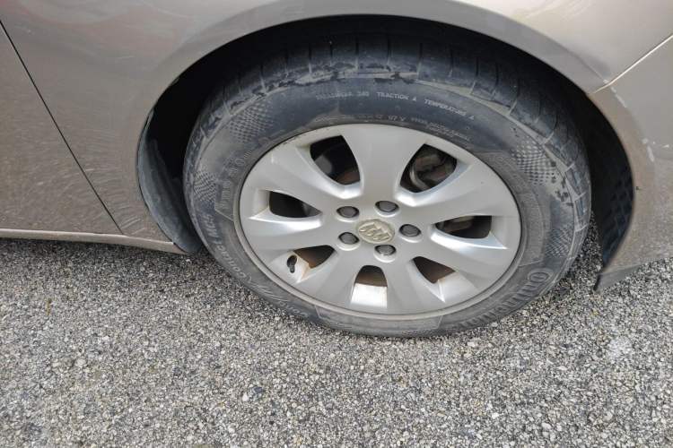 Used Buick Regal 2015 2.0L Elite Fashion Edition Right Front Wheel Hub