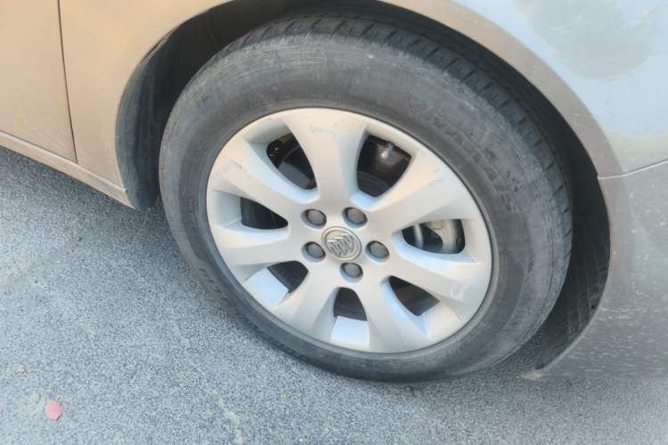 Used Buick Regal 2015 1.6T Elite Tech Model Right Front Wheel Hub