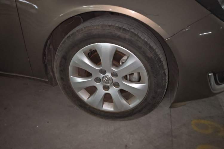 Used Buick Regal 2015 1.6T Elite Tech Model Right Front Wheel Hub