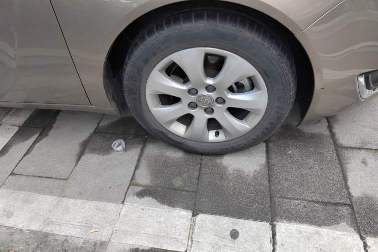 Used Buick Regal 2015 1.6T Leading Technology Model Right Front Wheel Hub
