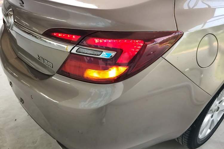 Used Buick Regal 2015 1.6T Leading Technology Model Right Rear Taillight