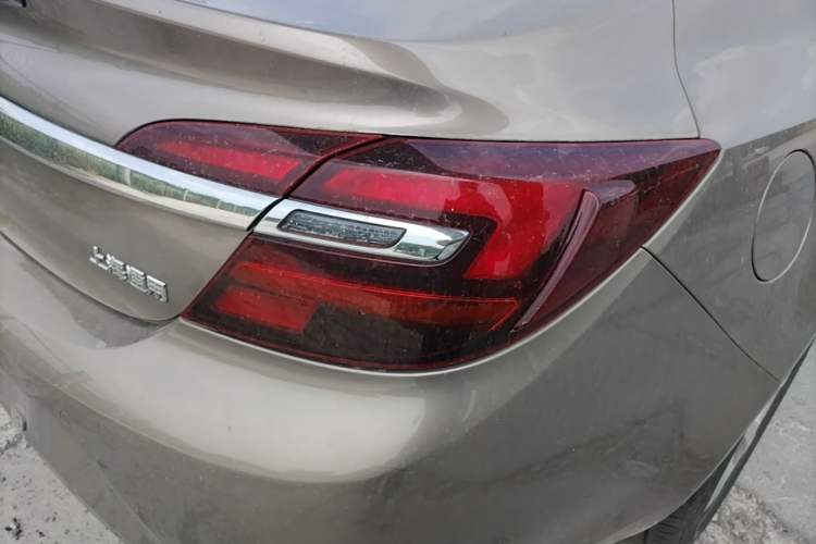 Used Buick Regal 2015 1.6T Leading Technology Model Right Rear Taillight