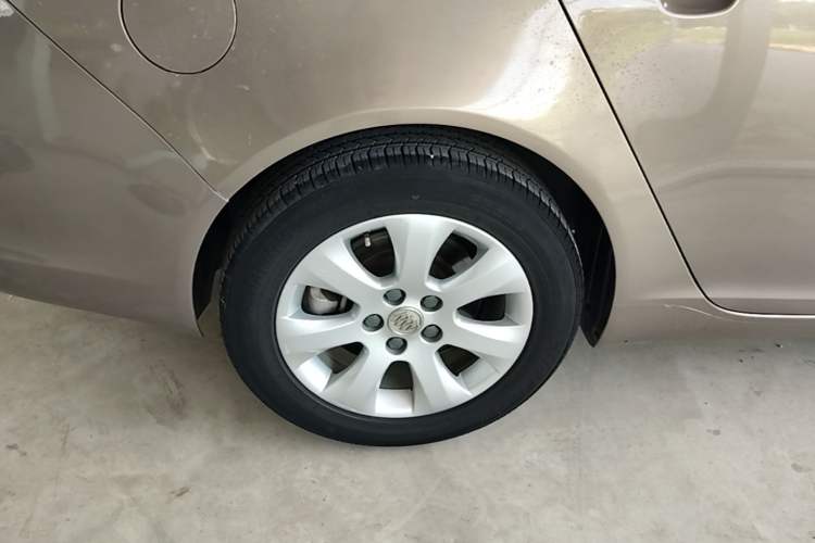 Used Buick Regal 2015 1.6T Leading Technology Model Right Rear Wheel Hub