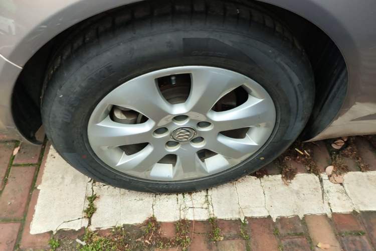 Used Buick Regal 2015 1.6T Elite Tech Model Right Rear Wheel Hub