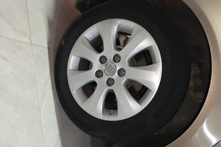 Used Buick Regal 2015 1.6T Elite Tech Model Right Rear Wheel Hub