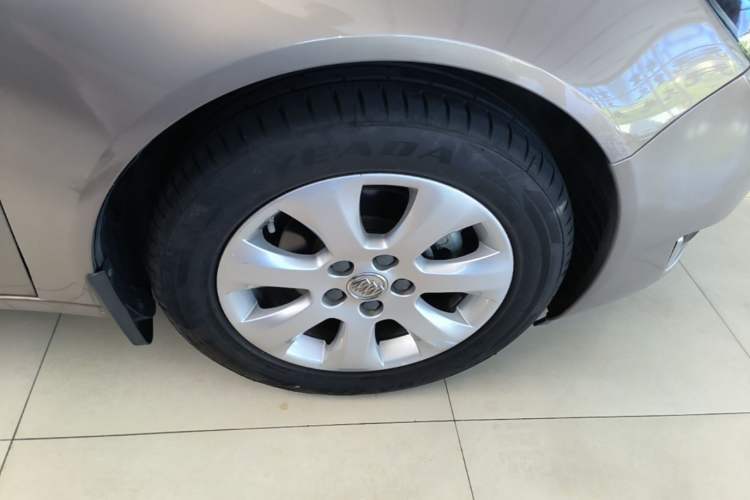 Used Buick Regal 2015 2.0L Elite Fashion Edition Right Rear Wheel Hub