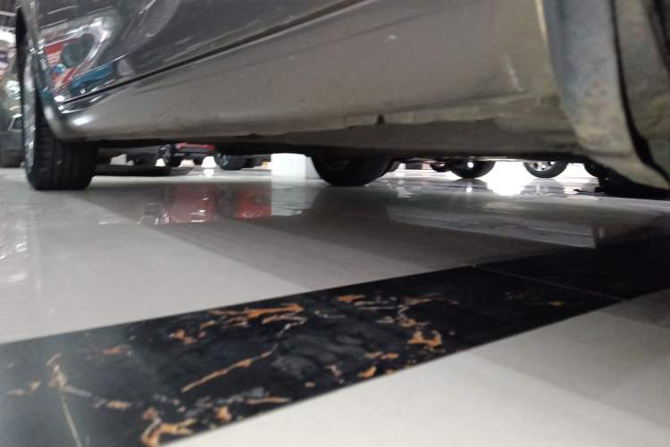 Used Buick Regal 2015 1.6T Elite Tech Model Right Side Sill
