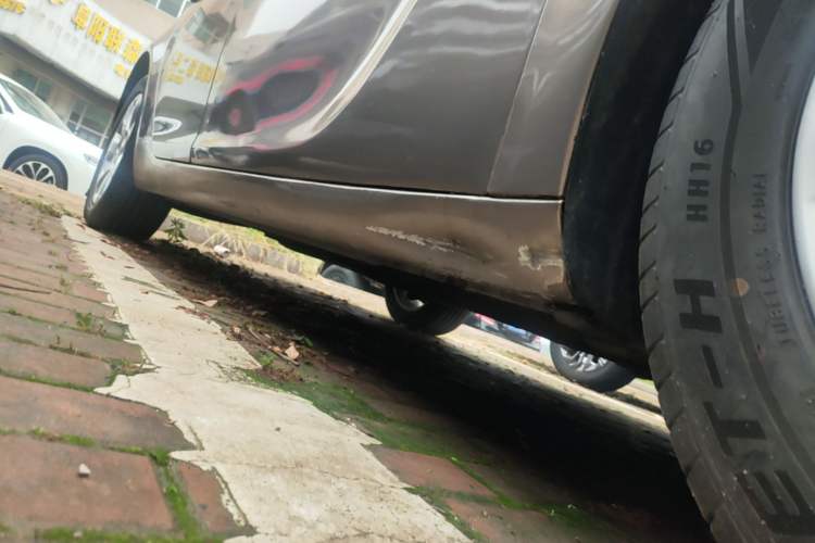 Used Buick Regal 2015 1.6T Elite Tech Model Right Side Sill