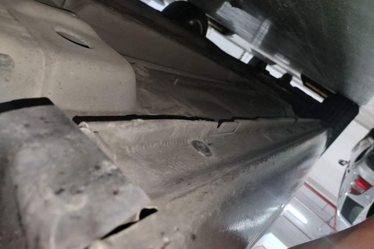 Used Buick Regal 2015 1.6T Elite Tech Model Right Side Sill