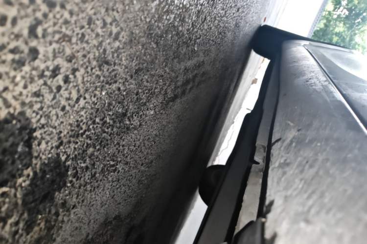 Used Buick Regal 2015 2.0L Elite Fashion Edition Right Side Sill