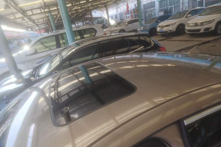 Used Buick Regal 2015 2.0L Elite Fashion Edition Roof