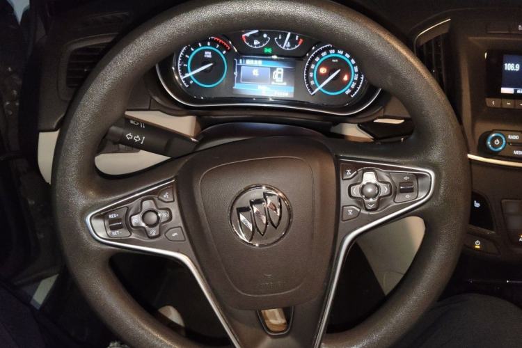 Used Buick Regal 2015 2.0L Elite Fashion Edition Steering Wheel