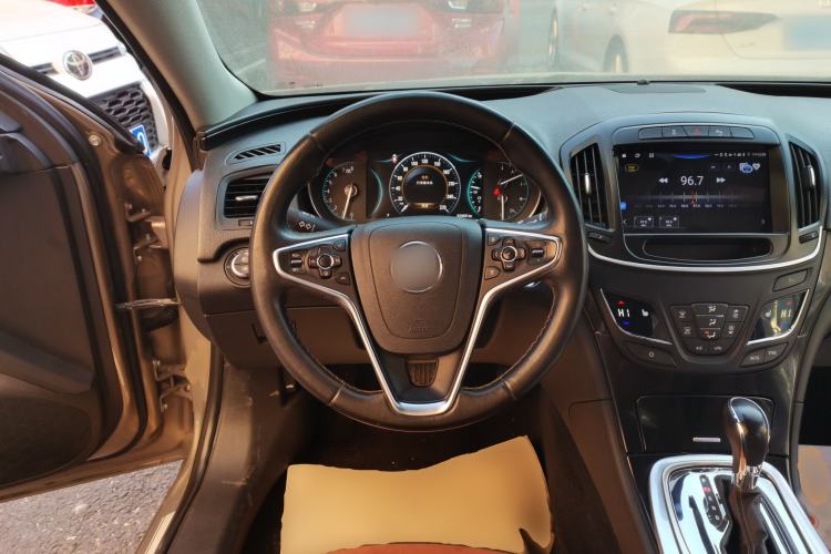 Used Buick Regal 2015 1.6T Elite Tech Model Steering Wheel