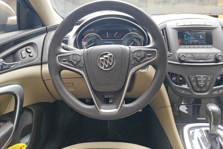 Used Buick Regal 2015 2.0L Elite Fashion Edition Steering Wheel