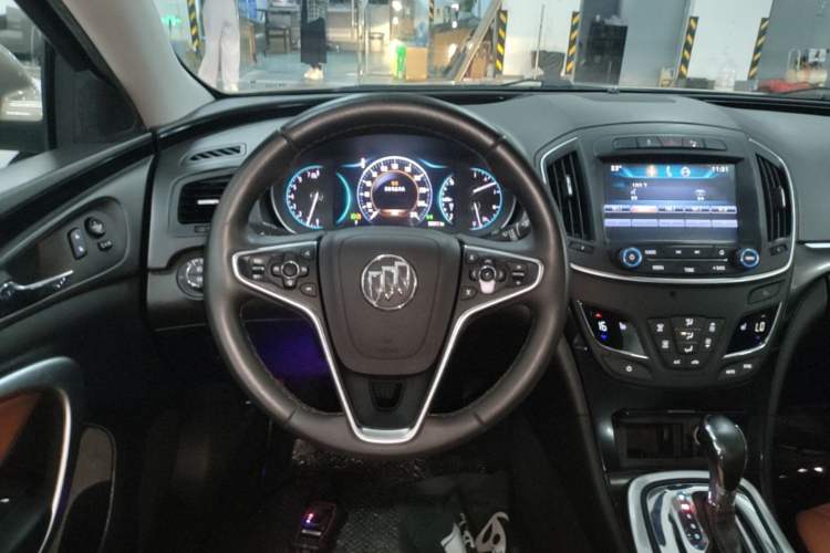Used Buick Regal 2015 1.6T Elite Tech Model Steering Wheel