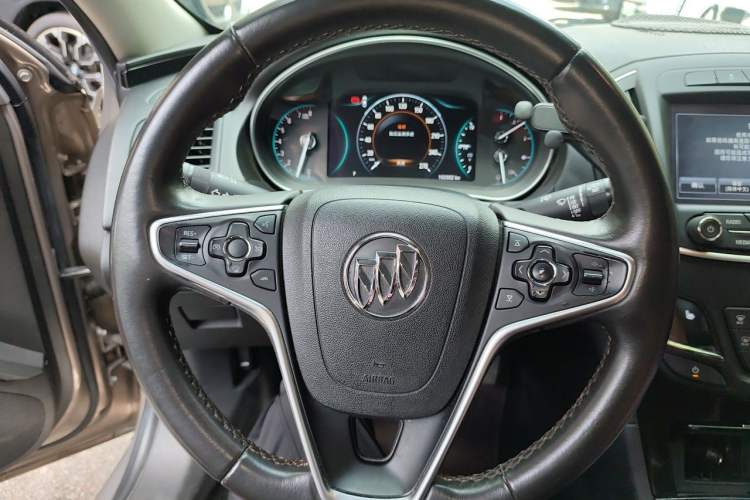 Used Buick Regal 2015 1.6T Elite Tech Model Steering Wheel