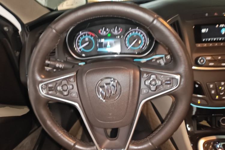 Used Buick Regal 2015 2.0L Elite Fashion Edition Steering Wheel