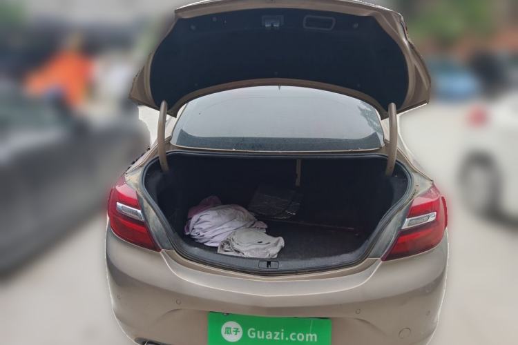 Used Buick Regal 2015 2.0L Elite Fashion Edition Trunk