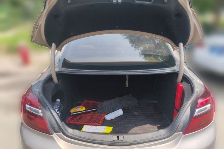 Used Buick Regal 2015 2.0L Leading Fashion Edition Trunk