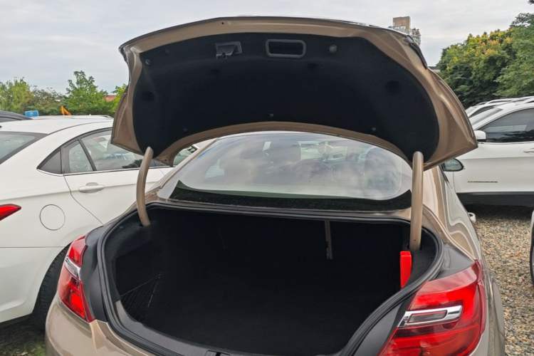 Used Buick Regal 2015 2.0L Leading Fashion Edition Trunk