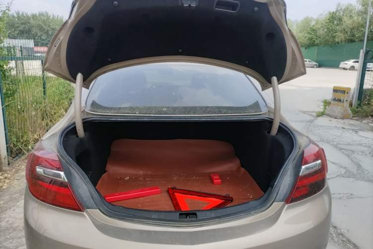 Used Buick Regal 2015 1.6T Leading Technology Model Trunk