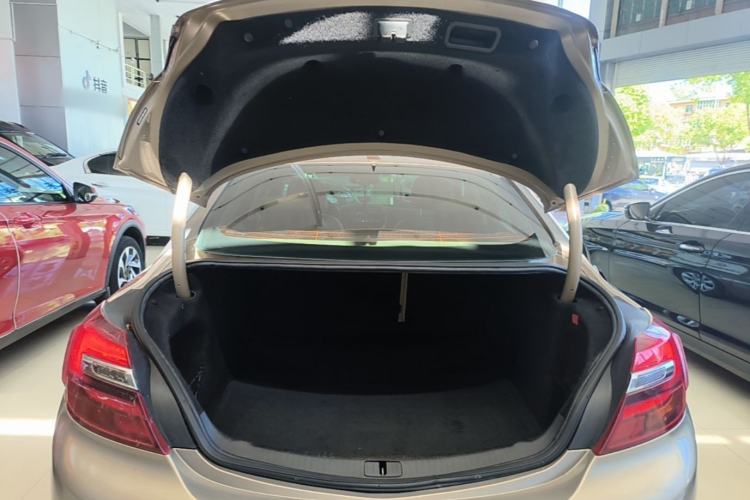 Used Buick Regal 2015 2.0L Elite Fashion Edition Trunk