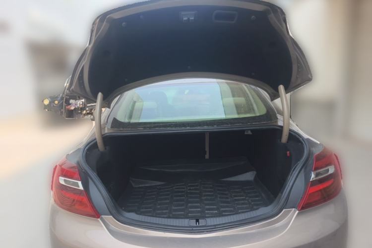 Used Buick Regal 2015 2.0L Leading Fashion Edition Trunk