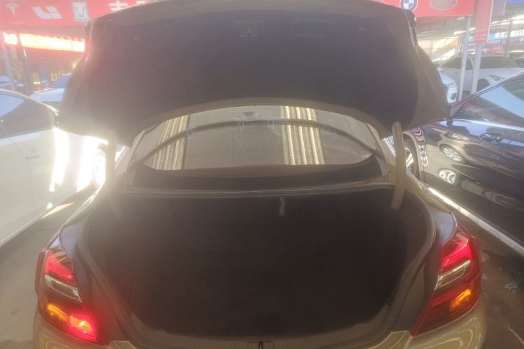 Used Buick Regal 2015 2.0L Elite Fashion Edition Trunk