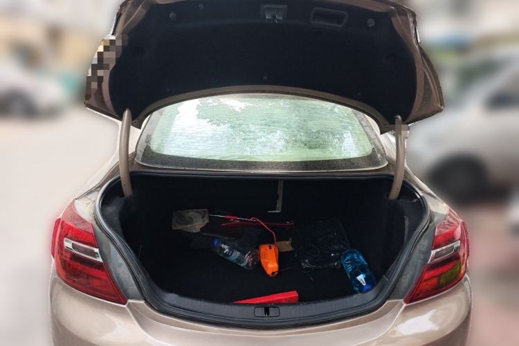 Used Buick Regal 2015 2.0L Leading Fashion Edition Trunk