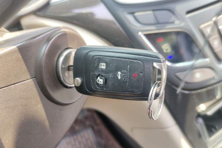 Used Buick Regal 2015 2.0L Leading Fashion Edition Vehicle Key