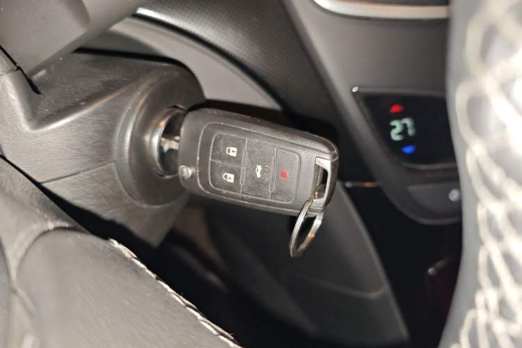 Used Buick Regal 2015 1.6T Leading Technology Model Vehicle Key