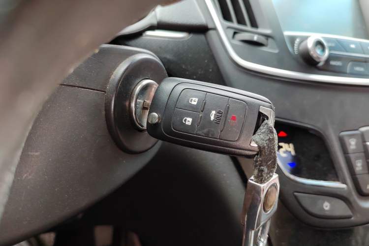 Used Buick Regal 2015 1.6T Leading Technology Model Vehicle Key
