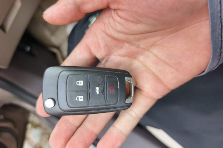 Used Buick Regal 2015 2.0L Leading Fashion Edition Vehicle Key