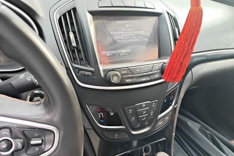 Used Buick Regal 2015 1.6T Elite Tech Model Audio And AC Panel