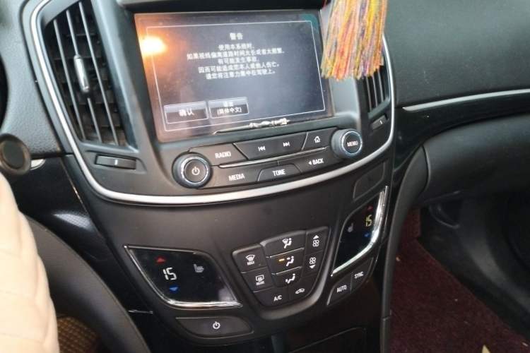 Used Buick Regal 2015 1.6T Elite Tech Model Audio And AC Panel
