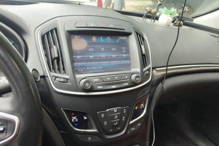 Used Buick Regal 2015 1.6T Elite Tech Model Audio And AC Panel