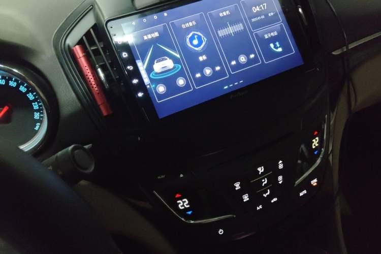 Used Buick Regal 2015 2.0L Leading Fashion Edition Audio And AC Panel