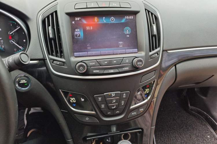 Used Buick Regal 2015 1.6T Elite Tech Model Audio And AC Panel